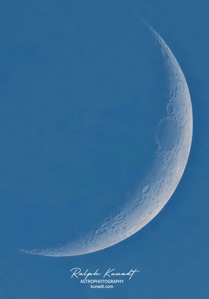 Moon on 28 June 2025 during daylight